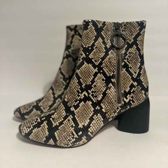Sbicca| Snake print bootie size 8 - Picture 4 of 6